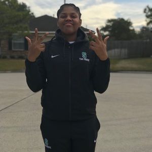 Meet your Posher, Jade